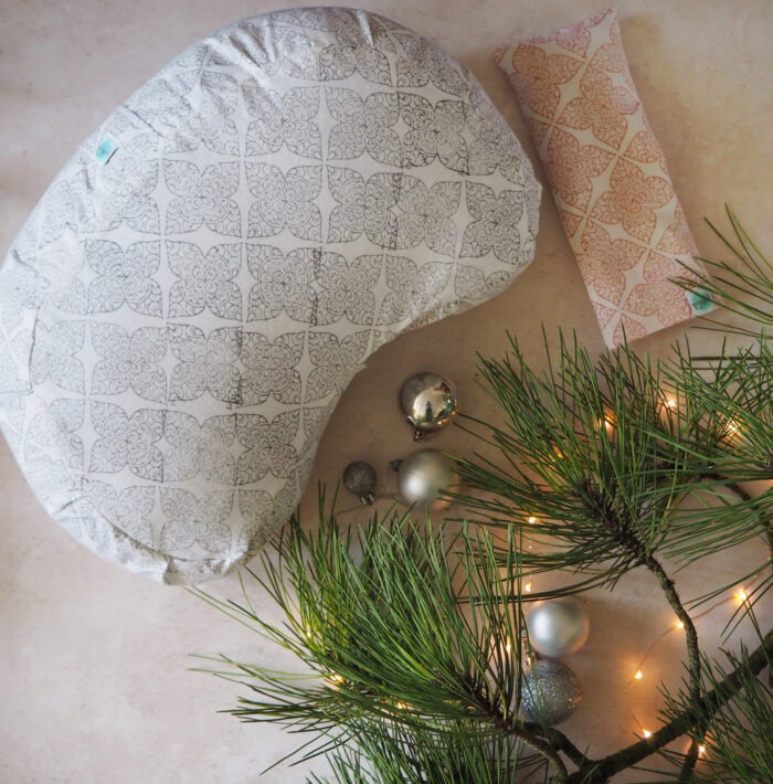 Yogipod meditation christmas gift bundle, Filigree flower grey meditation cushion and pink eye pillow